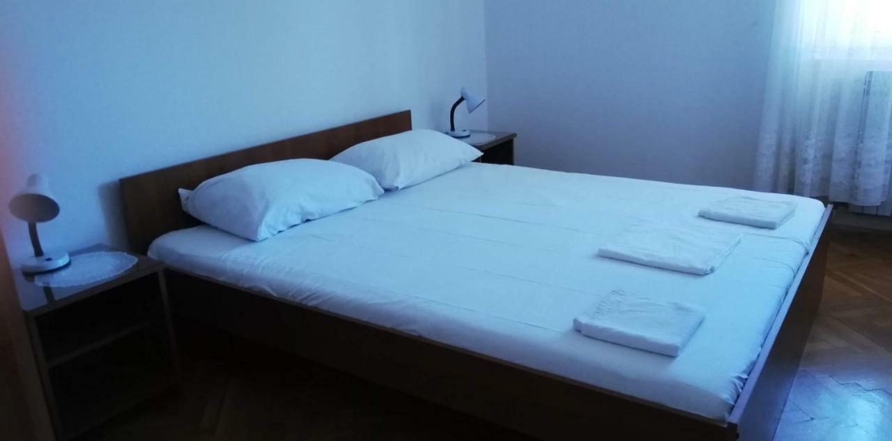 וולה לוקה Marina Apartment End Rooms מראה חיצוני תמונה